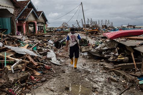 where did the indonesian tsunami happen